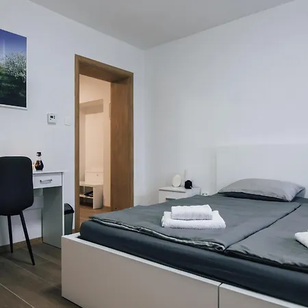 Cherry Berry Apartmani Eminovci Kültér fotó