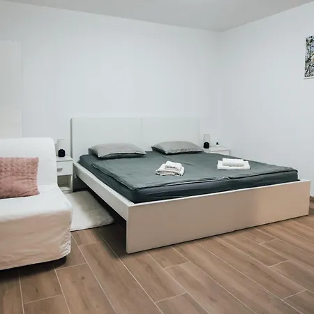 Cherry Berry Apartmani Eminovci Kültér fotó