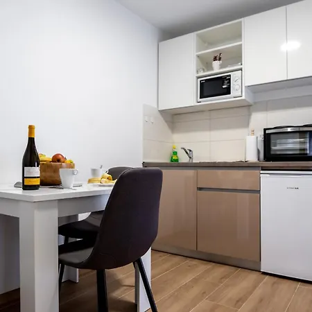 Cherry Berry Apartmani Eminovci Kültér fotó