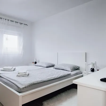 Cherry Berry Apartmani Eminovci Kültér fotó