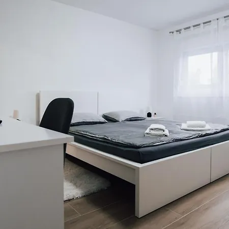Cherry Berry Apartmani Eminovci Kültér fotó