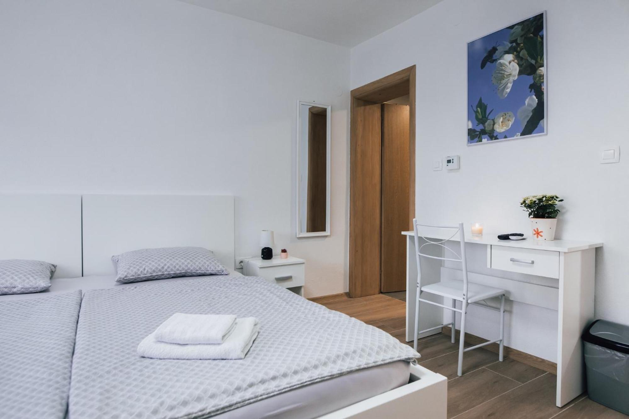 Apartment Cherry Berry Eminovci